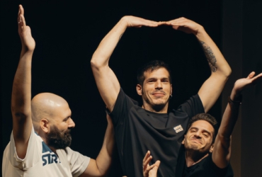 people in an improv lesson